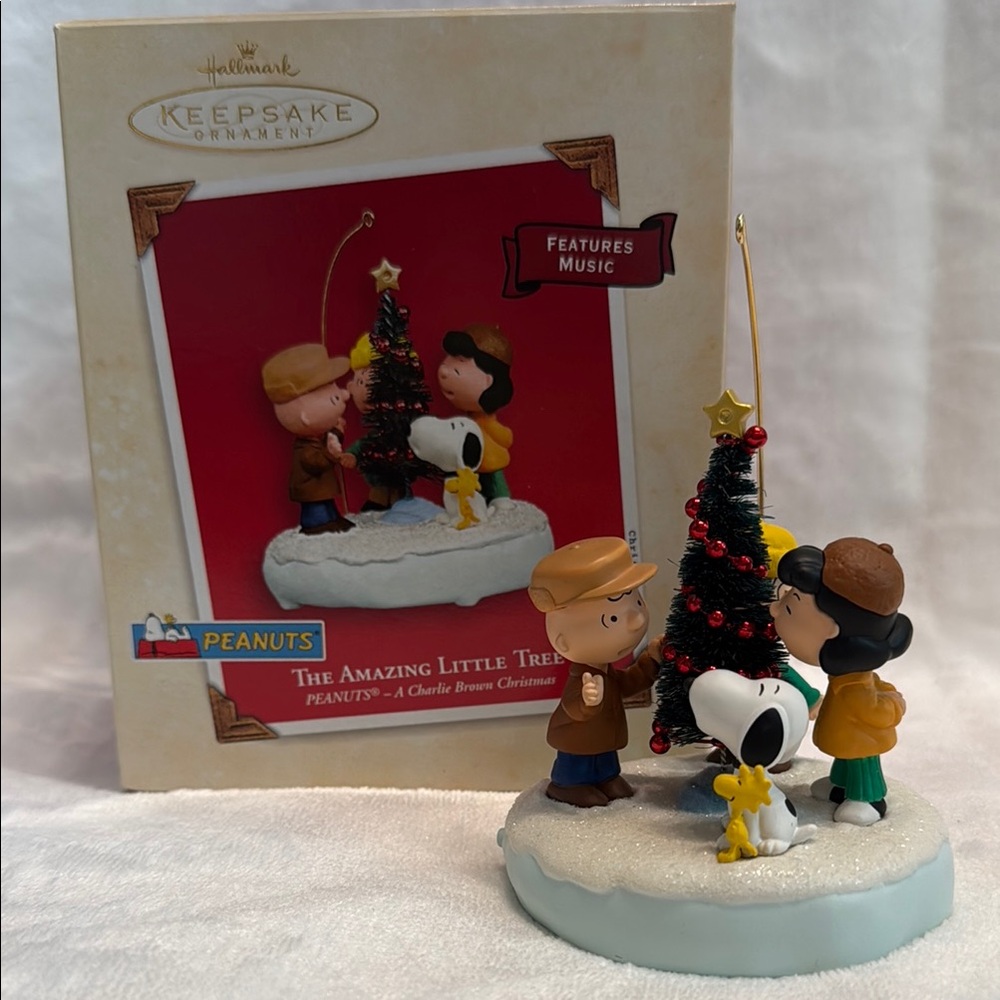 Hallmark Keepsake Peanuts Christmas Ornament